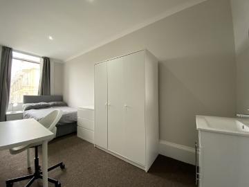 8 Bed Flat, Cecil Street, G12