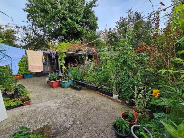 8 bed flat for sale