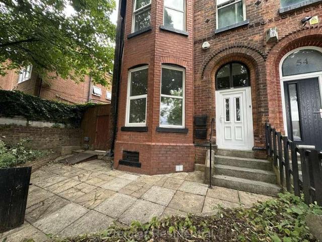 8 bed flat to rent