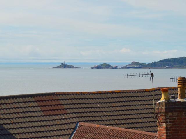 8 bed house to rent in Trafalgar Place, Brynmill, SA2