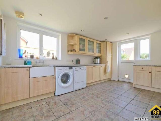 8 bed house for sale