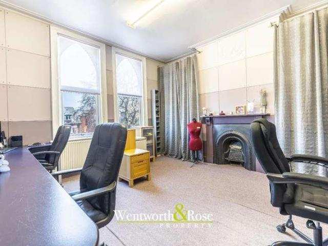 8 bed house for sale