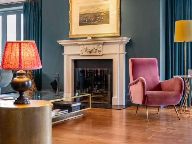 8 bed house for sale