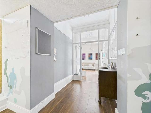 8 bed house for sale
