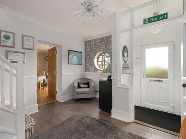 8 bed house for sale