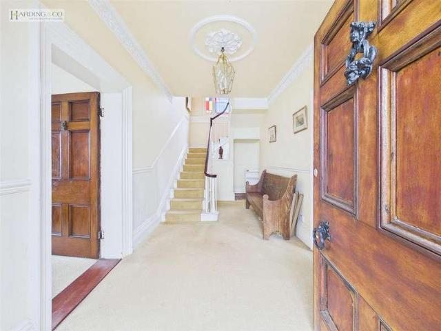 5 bed house for sale