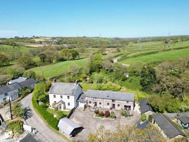 8 bed house for sale