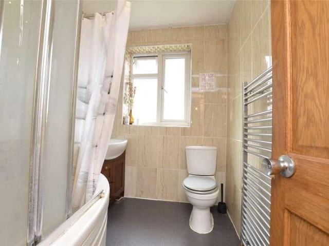 8 bed house for sale