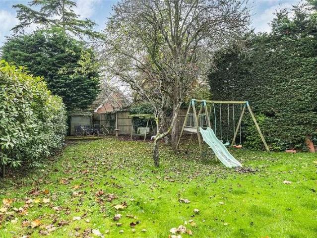 8 bed house for sale