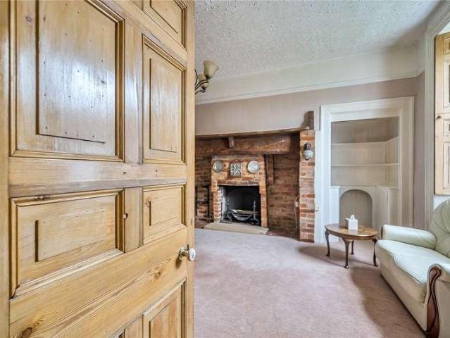 8 bed house for sale