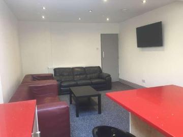 8 bed house for sale