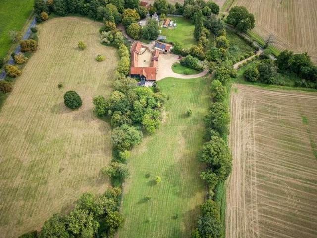 8 bed house for sale