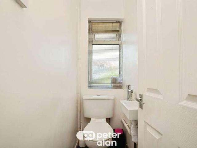 8 bed house for sale