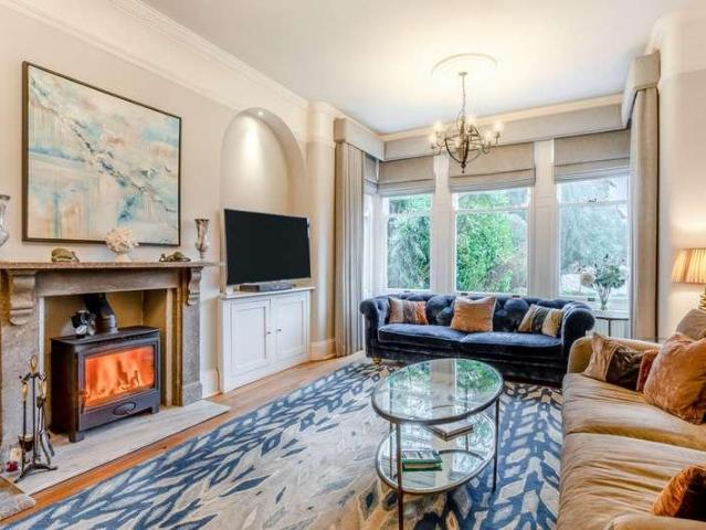 8 bed house for sale