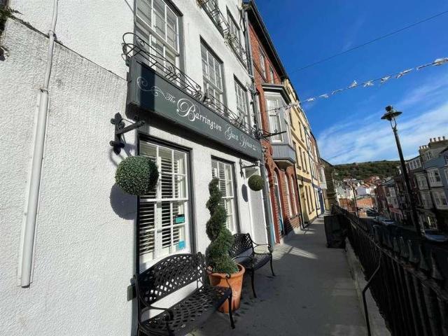 8 bed house for sale