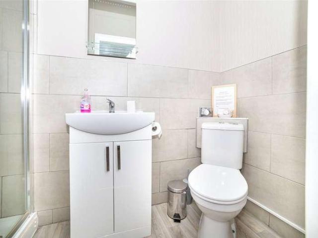 8 bed house for sale