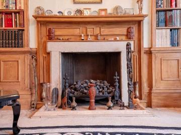 8 bed house for sale