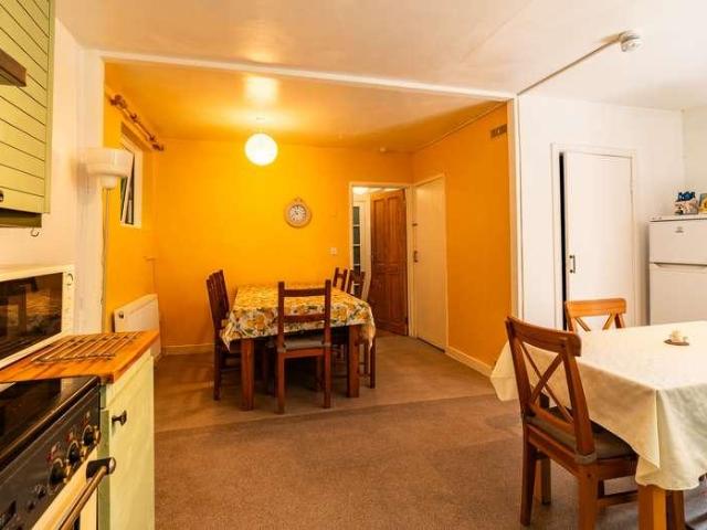 8 bed house for sale