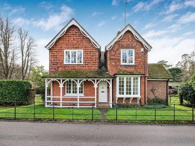 8 bed house for sale
