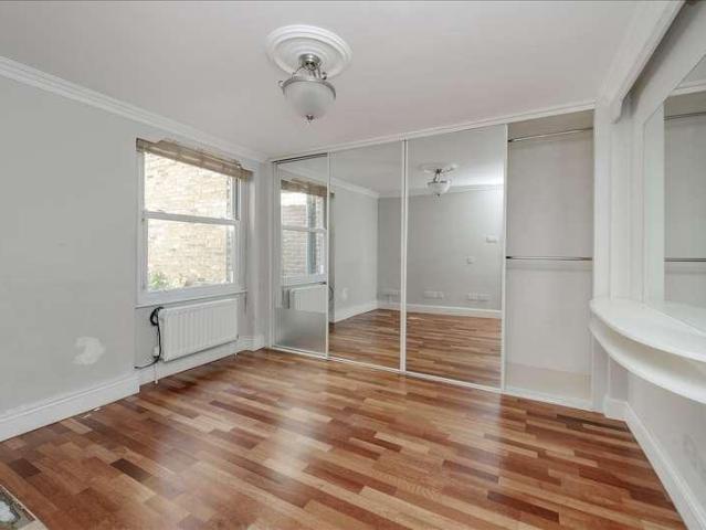 8 bed house for sale