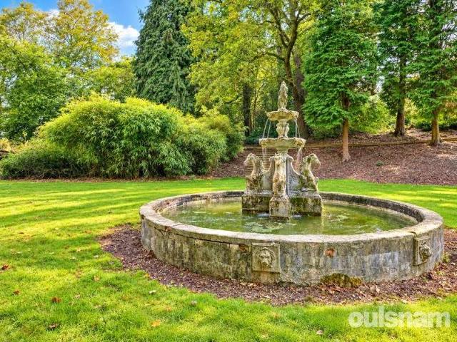 8 bed house for sale