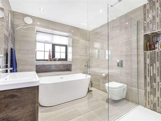 8 bed house for sale