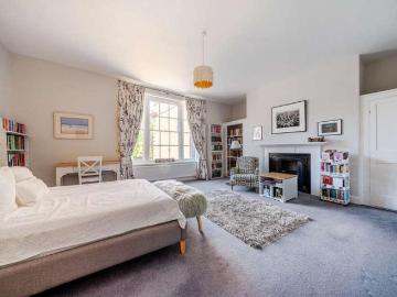 8 bed house for sale