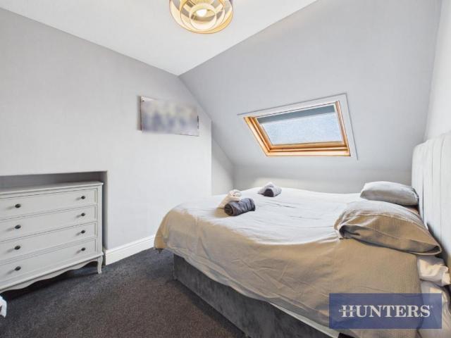8 bed house for sale