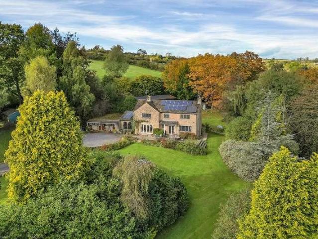 7 bed house for sale