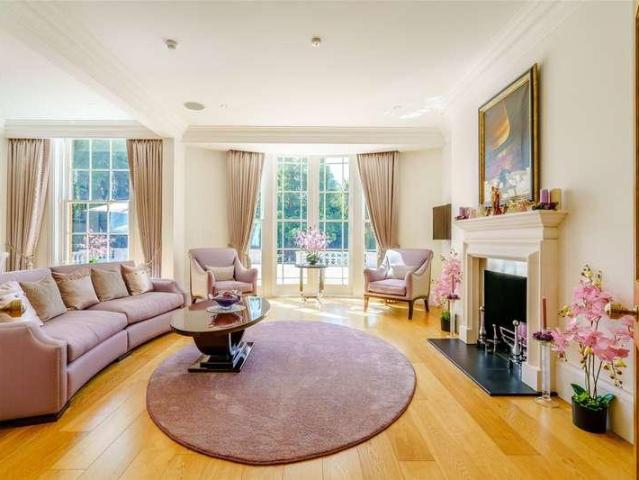 8 bed house for sale