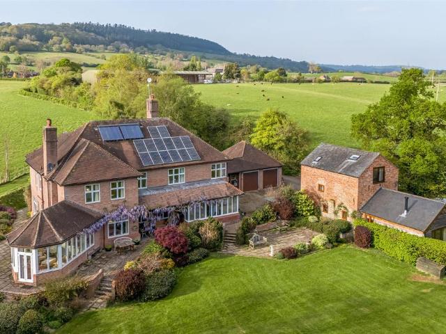 8 bedroom country house for sale