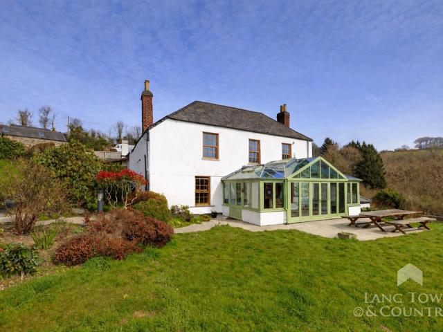 8 bedroom country house for sale
