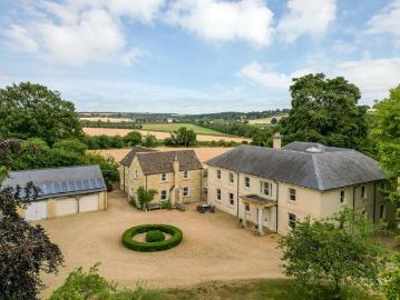 8 bedroom detached house for sale