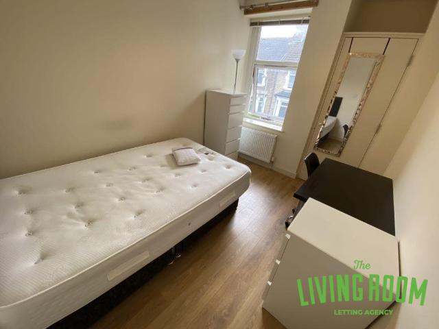 8 bedroom apartment for rent in Cardiff