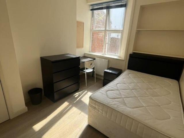 8 bedroom apartment for rent in Cardiff