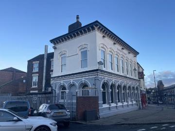 8 bedroom apartment for sale