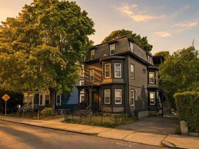 8 bedroom, Boston MA 02119 105609722