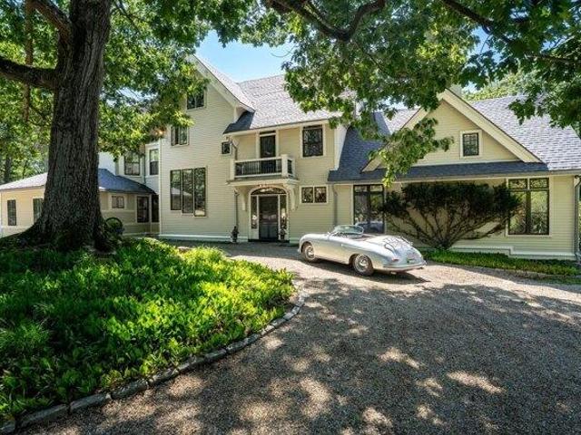 8 bedroom, Beverly MA 01915 105533017