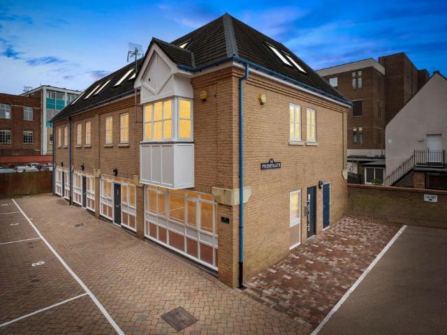 8 bedroom block of apartments for sale