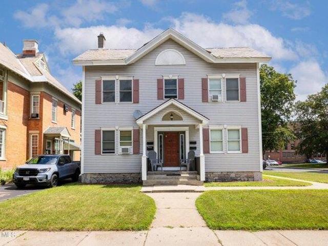 8 bedroom, Glens Falls NY 12801 105288596