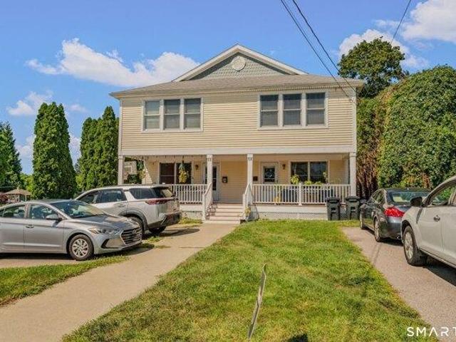 8 bedroom, Groton CT 06340 105476628