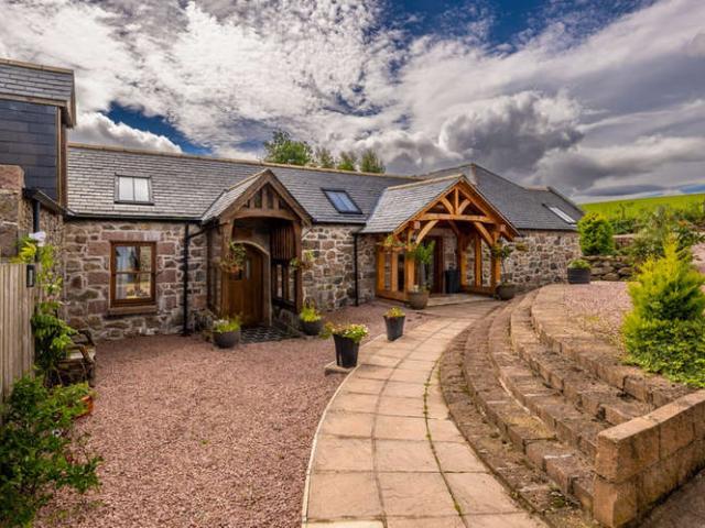 6 Bedroom Guest House Commercial