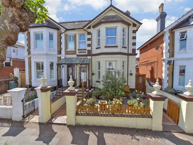 8 Bedroom Guest House Commercial