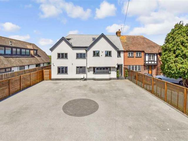 8 Bedroom Semi Detached House