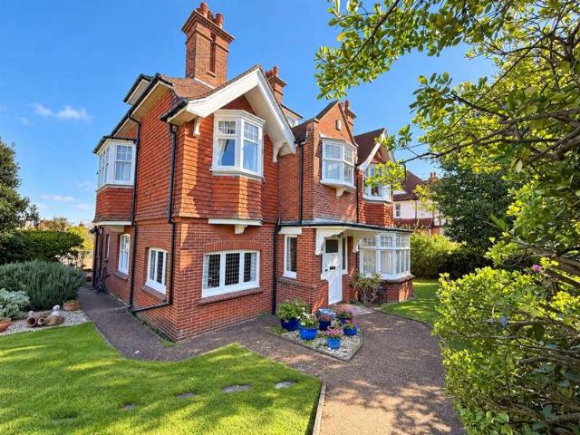 8 Bedroom Detached House
