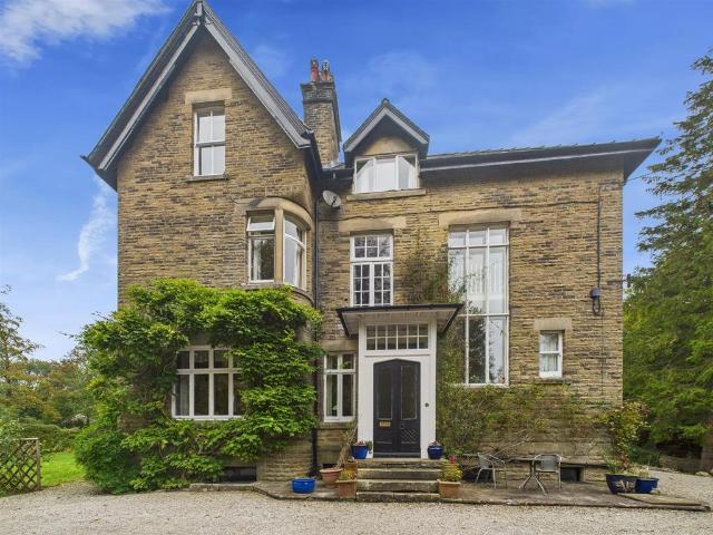 8 bedroom detached house for sale