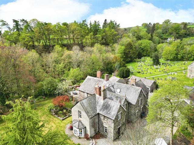 7 bedroom detached house for sale