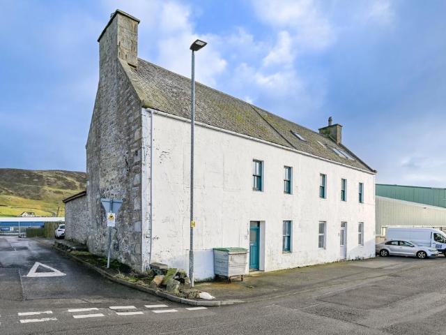 8 bedroom detached house for sale