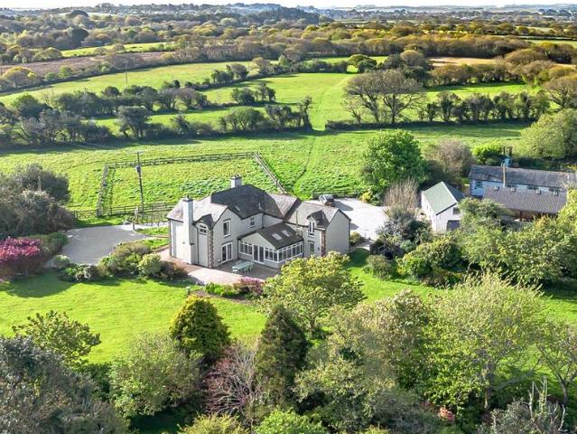 8 bedroom detached house for sale