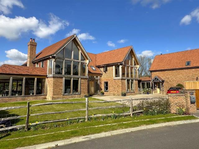 8 bedroom detached house for sale